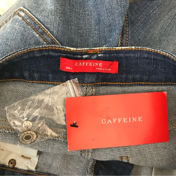 🔴 4/$15 New distressed blue medium wash denim shorts with raw hem in size S NWT - Picture 8 of 10